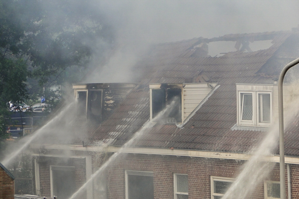 Zwijndrecht Lindtsestraat brand 10-6-2014 064