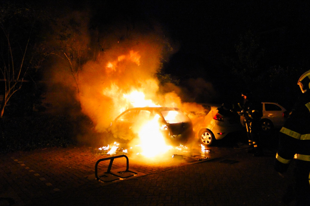 Belleveustraat autobrand 12-7-2014 029