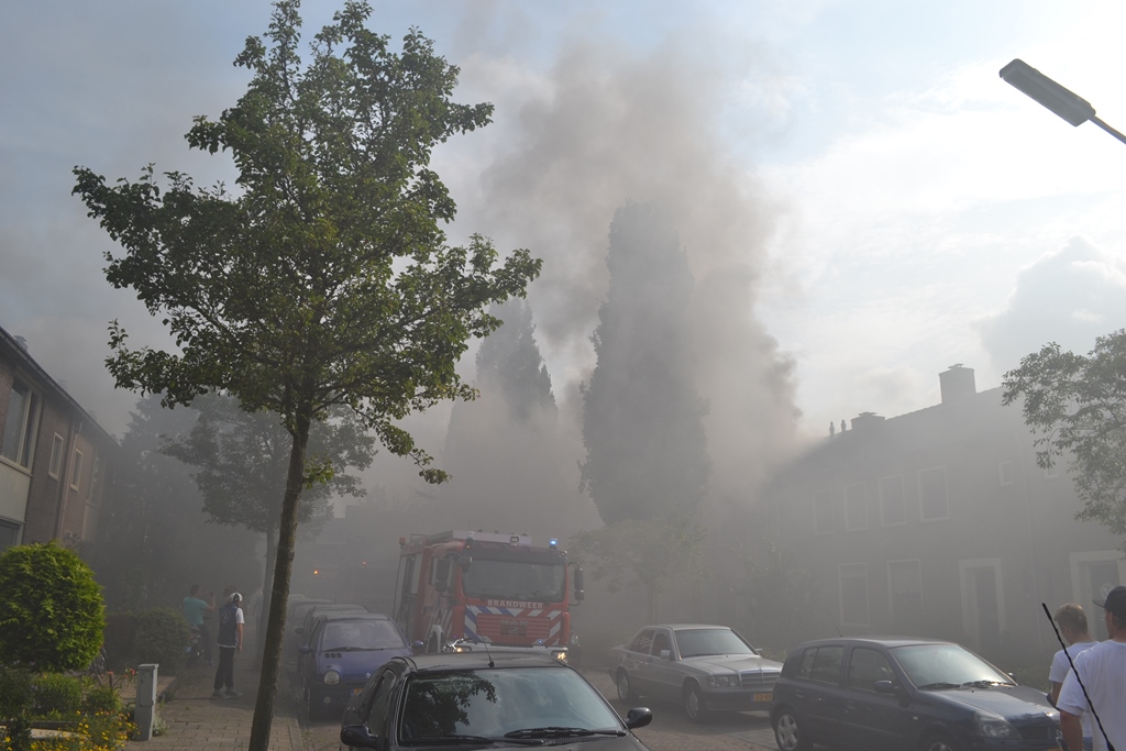Zeer grote uitslaande brand woningen Prinses Irenestraat Gorinchem (12)