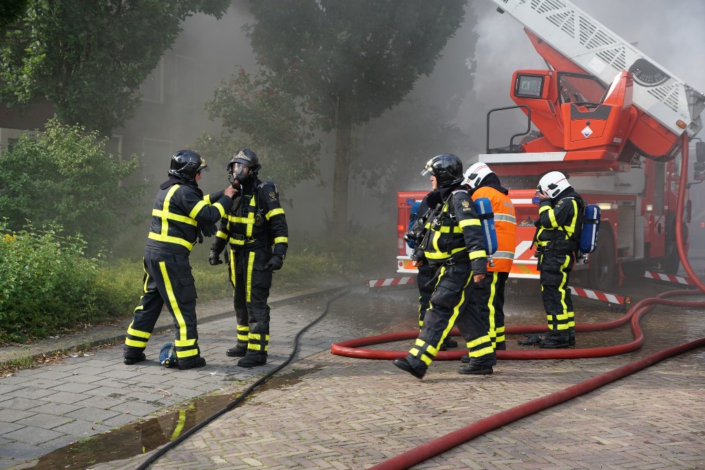 Zeer grote uitslaande brand woningen Prinses Irenestraat Gorinchem (13)