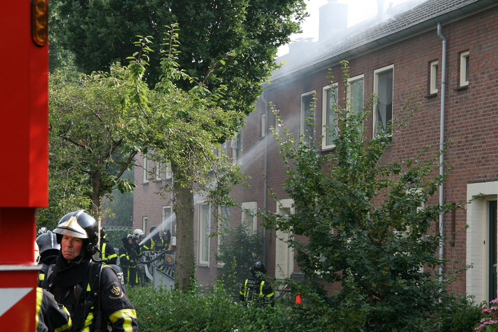 Zeer grote uitslaande brand woningen Prinses Irenestraat Gorinchem (15)