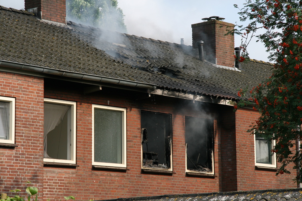 Zeer grote uitslaande brand woningen Prinses Irenestraat Gorinchem (18)