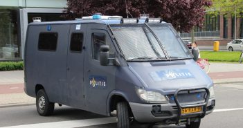 Weer zes mannen melden zich na beelden voetbal-rellen in Rome