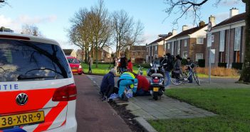 Fietser en scooterrijdster gewond door aanrijding bij afslaan