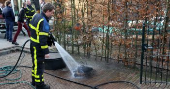 Brand in woning in Alblasserdam door sterretjes