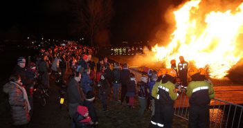 Brandweer rukt prio1 uit voor kerstboomverbranding