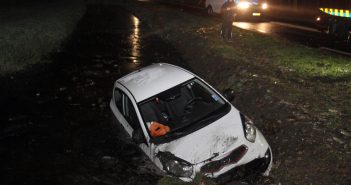 Auto te water in Nieuw-Lekkerland