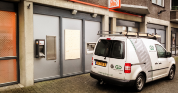 Politie onderzoekt plofkraak op geldautomaat Leerdam
