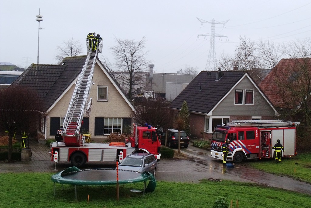 Schoorsteenbrand Lekdijk Nieuw-Lekkerland (4)
