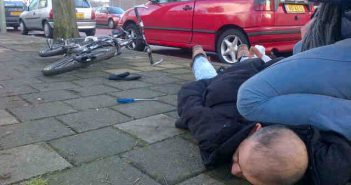 Agenten in burger betrappen auto-inbreker in Dordt