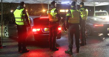 Grote controle door politie en belastingdienst in Alblasserdam