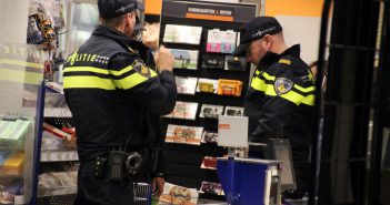 Overval met vuurwapen op supermarkt Alblasserdam