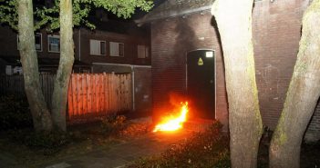 Brand tegen elektriciteitshuisje in Alblasserdam mogelijk aangestoken