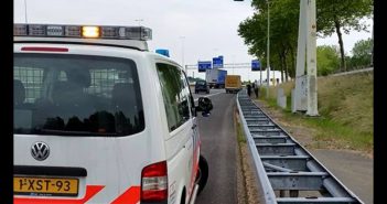 Tunnelbuis Drechttunnel richting Breda enige tijd dicht na auto met rokende motor