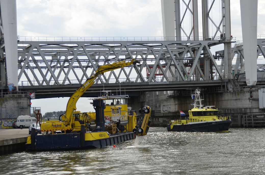 Auto te water dordrecht 166