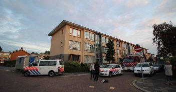 Vrouw onwel door verdacht zakje in brievenbus Dubbelstraat Dordrecht