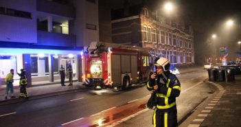 Bewoonster lichtgewond bij brand in woning Dordrecht