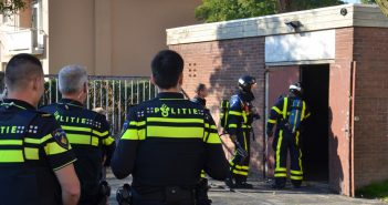 Buurtbewoners blussen brand in Dordrecht