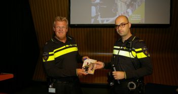 Boek “Twittercop in Dordrecht” van Dirk-Jan Grootenboer gepresenteerd