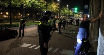 Wapens aangetroffen bij fouilleeractie in Dordrecht; twee aanhoudingen