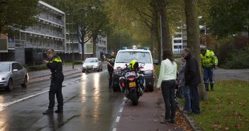 Automobilist laat vrouw (73) zwaargewond achter na ongeval in Dordrecht