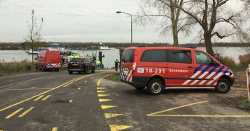 Matroos slaat overboord op Nieuwe Merwede bij Dordrecht