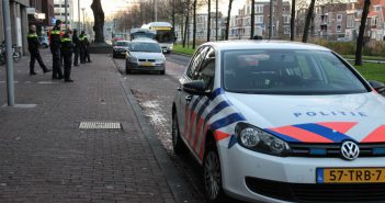 Preventief fouilleren levert drie messen, een boksbeugel en een taser op