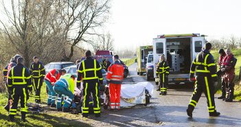 Hulpdiensten redden kanoër uit rivier bij Dordrecht