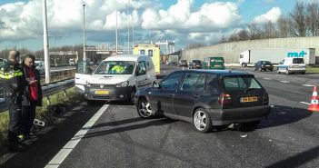 Fikse file op de A16 na ongeval en storing rode kruizen