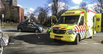 Oudere man gewond na aanrijding in Dordrecht