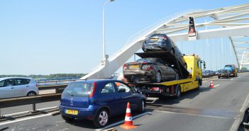 Kettingbotsing op de Merwedebrug bij Gorinchem