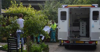 Man valt tijdens werkzaamheden in Gorinchem; traumahelikopter gealarmeerd