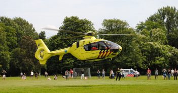 Traumahelikopter landt in Dordrecht na onwelwording
