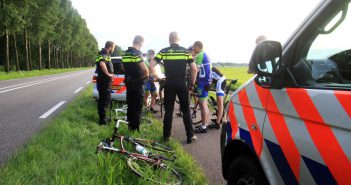 Politie houdt wielrenner aan voor naar keel grijpen van meisje