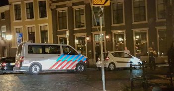 Man laat hond in auto bijten na conflict in Dordrecht
