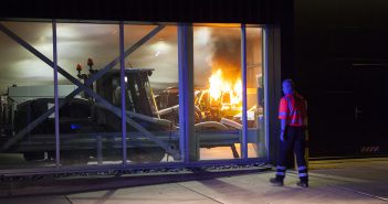 Veegmachine in brand bij HVC in Dordrecht