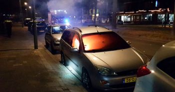 Auto in brand op de Brouwersdijk in Dordrecht