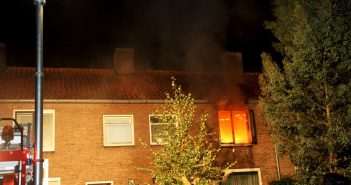 Uitslaande woningbrand in Nieuw-Lekkerland