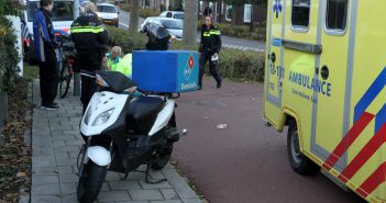 Scooterrijder en fietsster botsen tegen elkaar in Alblasserdam