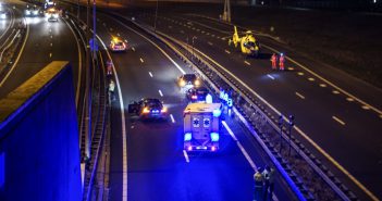 Man ernstig gewond na wegduwen pechauto op de A16 bij Zwijndrecht