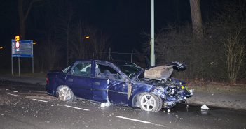 Zoektocht met helikopter en hond naar automobilist na bizarre crash in Dordrecht