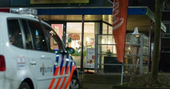 Man met vuurwapen overvalt cafetaria in Gorinchem