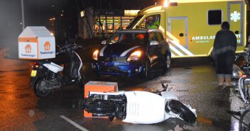 Auto in botsing met maaltijdbezorger in Gorinchem
