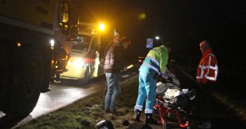 Voetganger (75) breekt enkel bij aanrijding in Nieuw-Lekkerland
