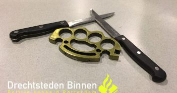 Politie treft messen en boksbeugel aan bij jongens in Dordrecht