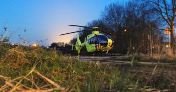 Traumahelikopter landt in Zwijndrecht voor onwel geworden vrouw