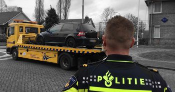 Politie neemt auto in beslag van onverzekerde wanbetaler in Sliedrecht