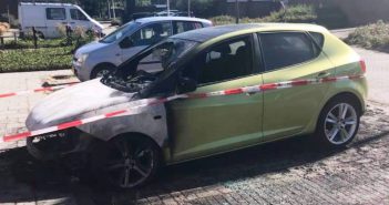 Geparkeerde auto in Papendrecht gaat in vlammen op; inzamelactie gestart