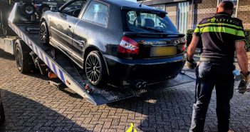 Politie neemt auto in beslag in Alblasserdam vanwege openstaande boetes
