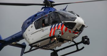 Politiehelikopter boven regio na vermeende wapendeal in Zwijndrecht
